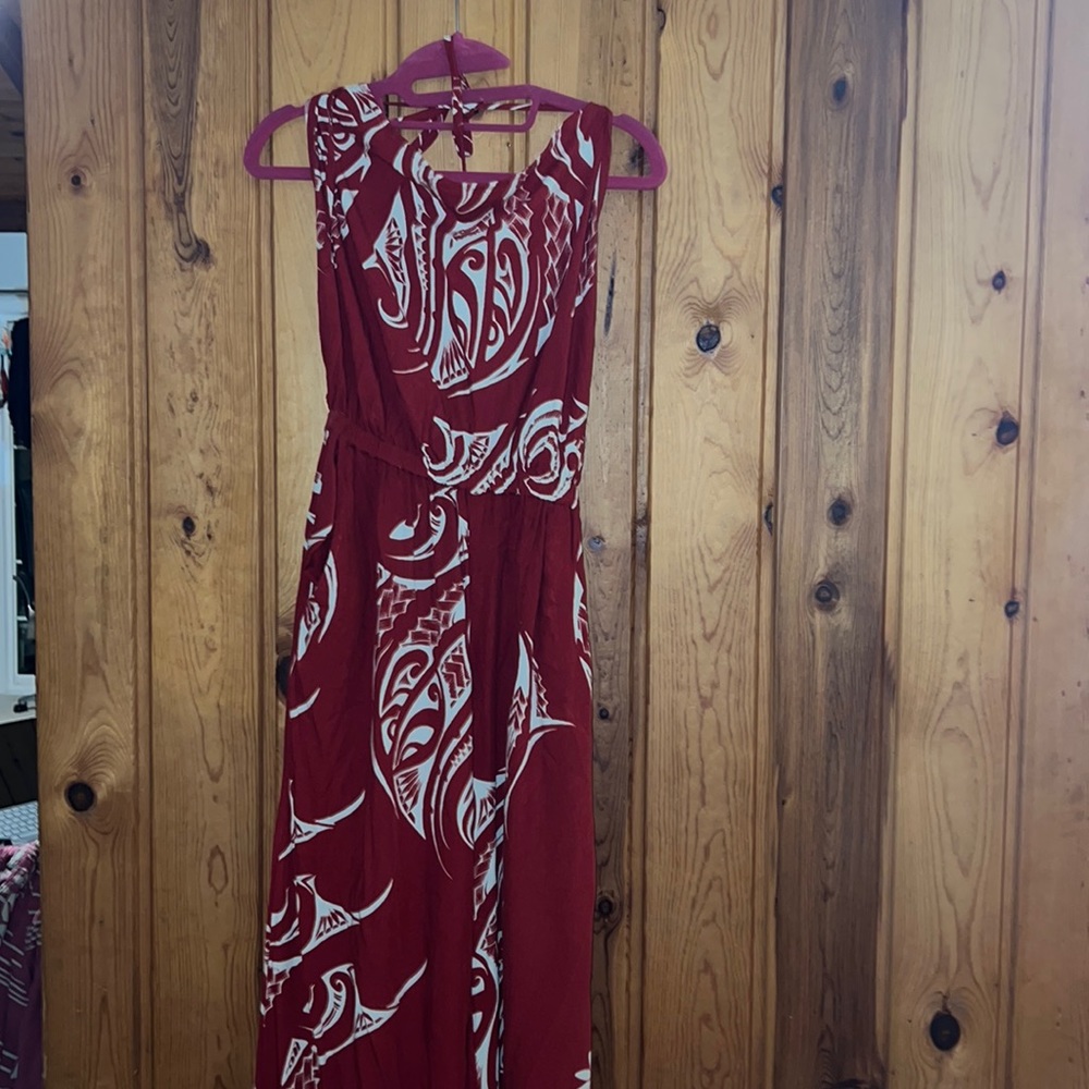 Gently used Wahine Toa backless halter romper size M with pockets